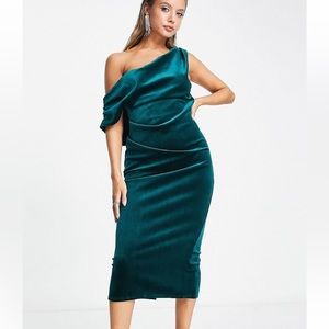 New ASOS velvet midi velvet dress . Size 6